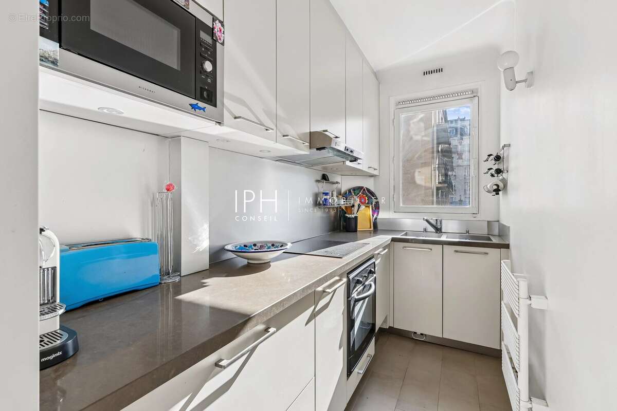 Appartement à NEUILLY-SUR-SEINE