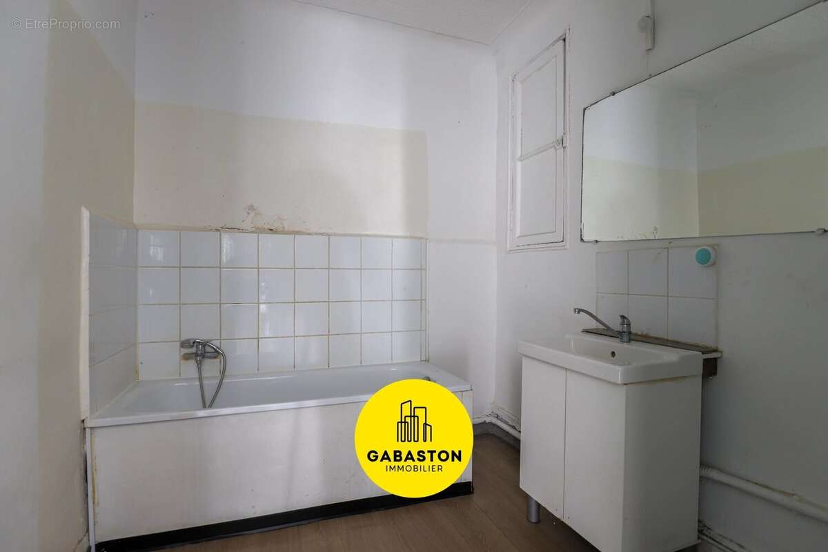 Appartement à MARSEILLE-1E