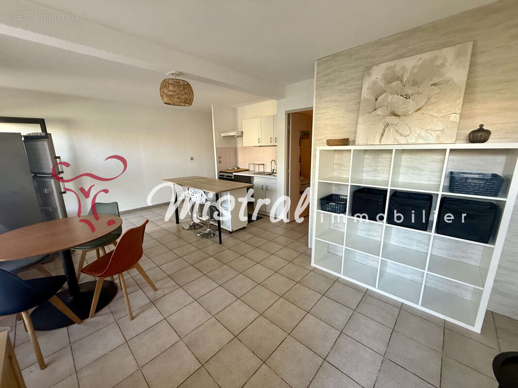 Aigues mortes appartement rdc 1 chambre 2 parkings - photo 3