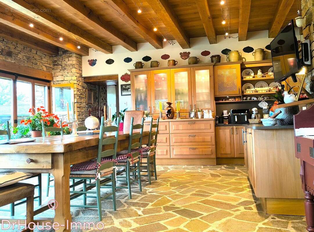 Maison à SAINT-YRIEIX-LA-PERCHE