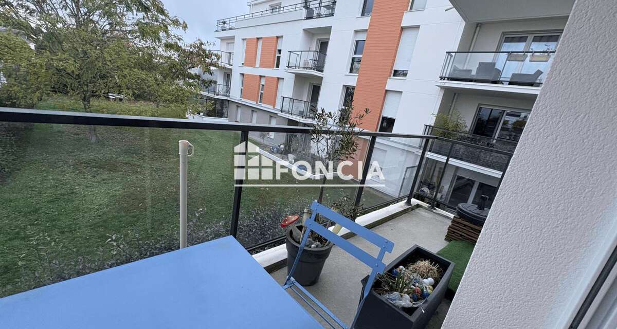 Appartement à AVRILLE