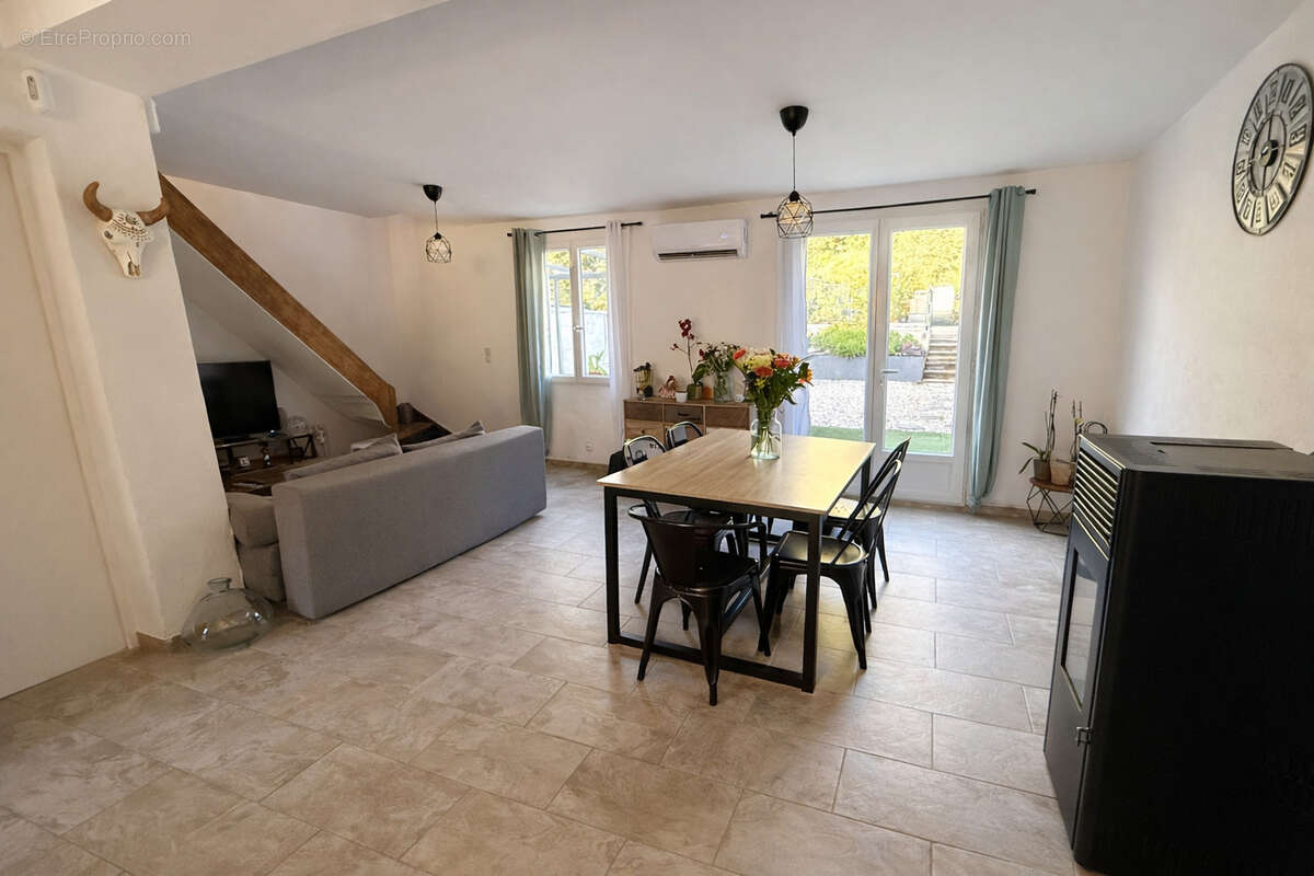 Maison à SOLLIES-TOUCAS
