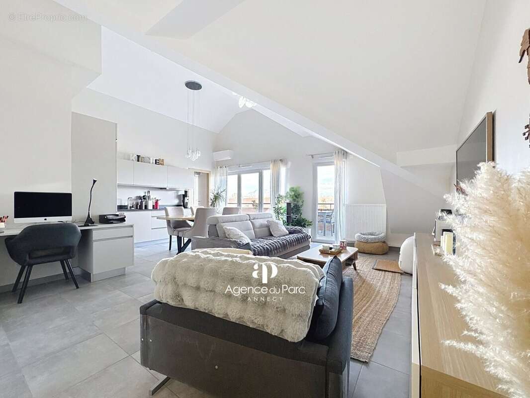 Appartement à POISY