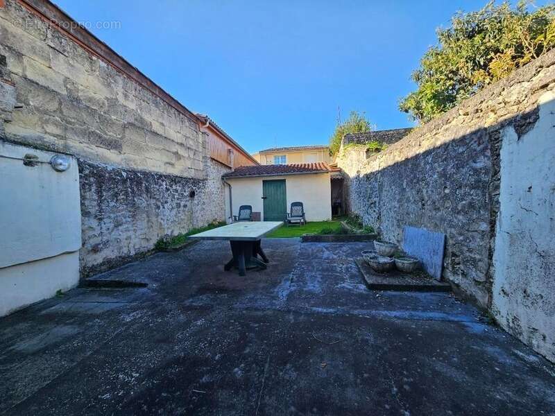 Maison à SAUVETERRE-DE-GUYENNE