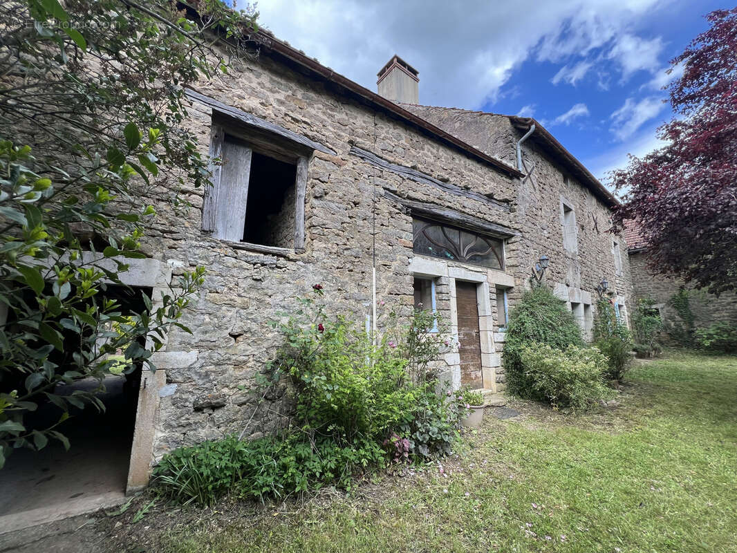 Maison à ECUTIGNY
