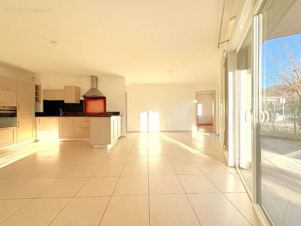 Appartement à SEYNOD