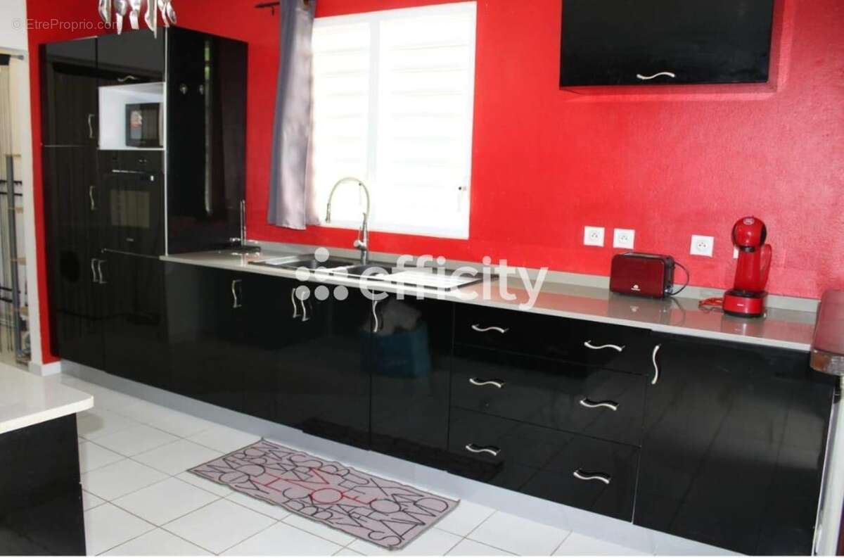 Maison 90 m² à Matoury  - photo 4