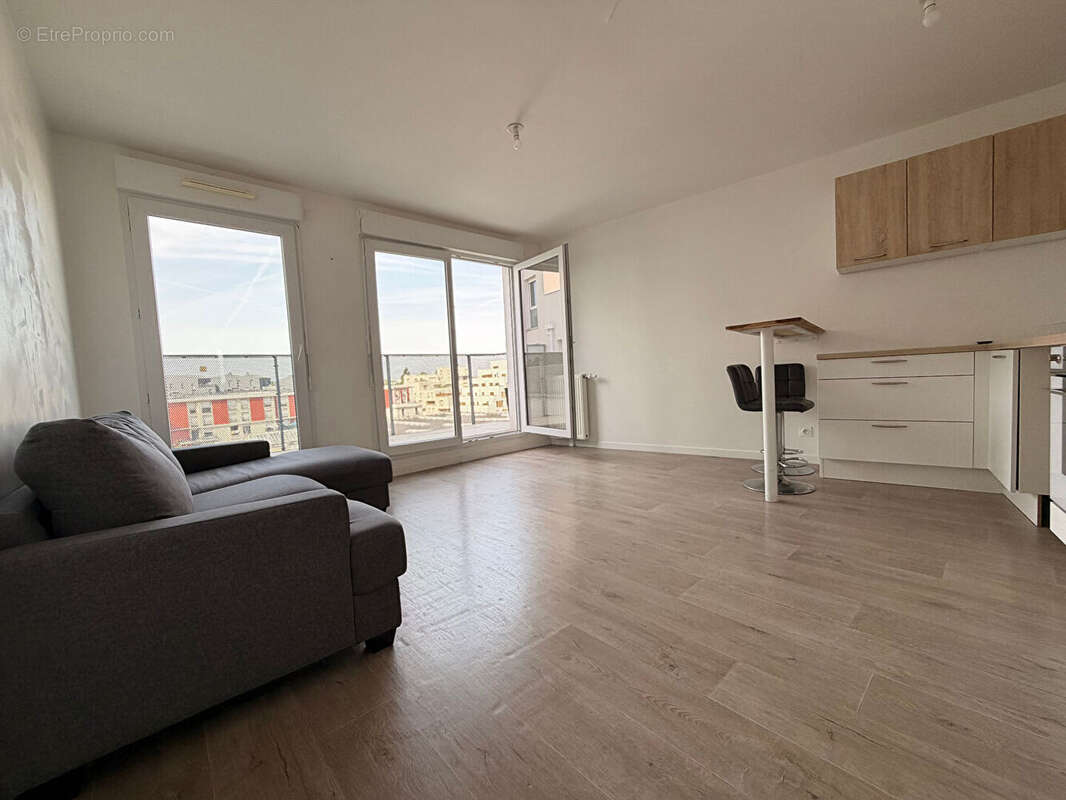 Appartement à VILLENEUVE-LA-GARENNE