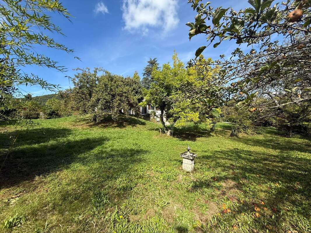 Terrain à SAINT-MARTIN-D&#039;URIAGE