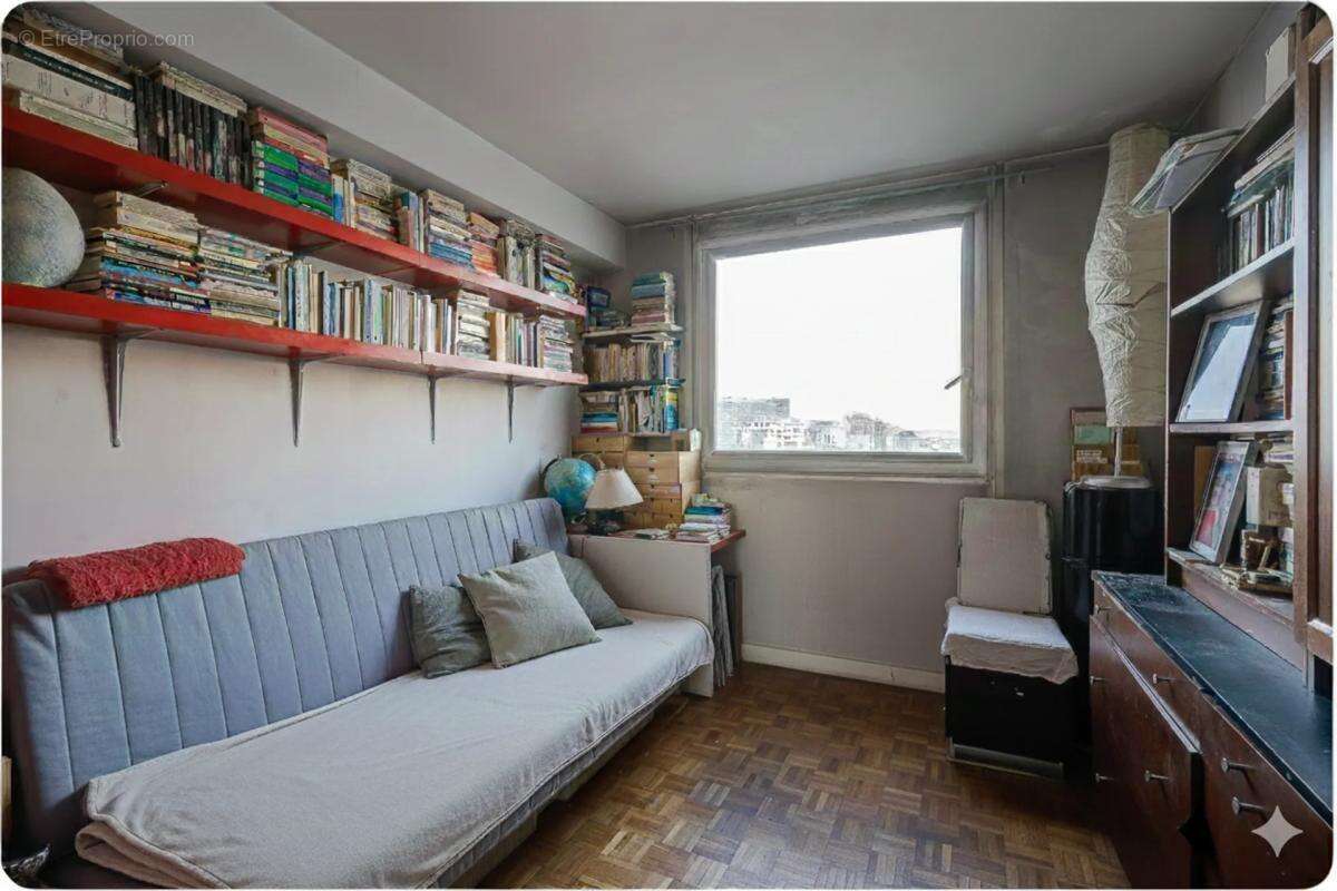 Appartement à COURBEVOIE
