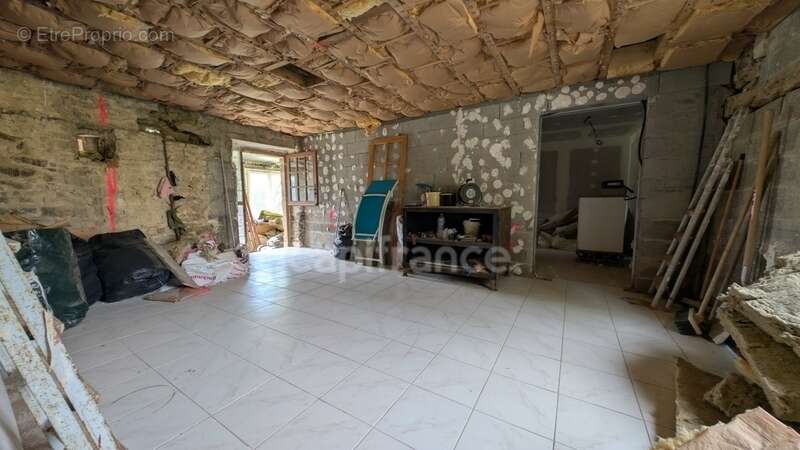 Maison en pierre à rénover avec fort potentiel – Terrain de 1 380 m² - FRANCHEVILLE - Orne - Normandie - photo 9