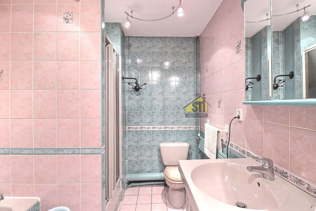 Appartement à PARIS-14E