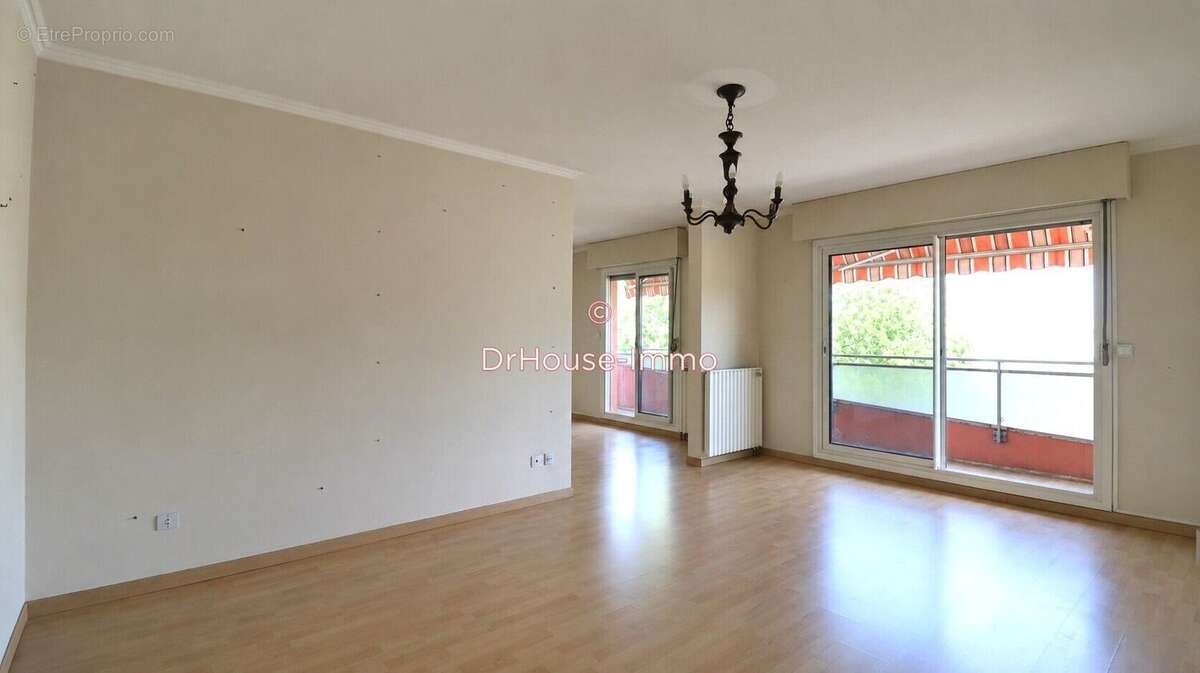 Appartement 81 m² à Lormont  - photo 2