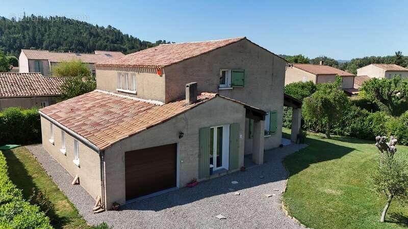 Digne-les-Bains (04)- Secteur résidentiel des Sieyes – La villa familiale où il ne reste plus qu'à poser vos valises - photo 3