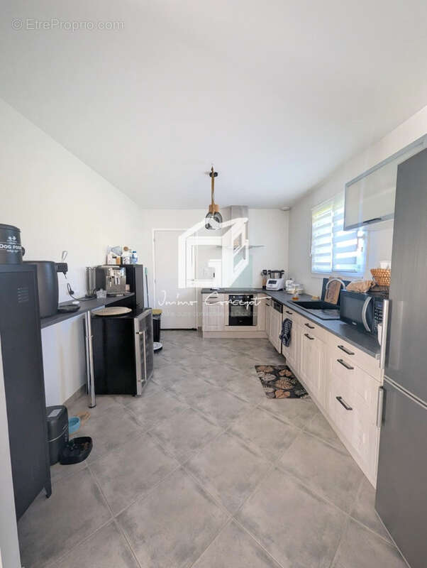 Maison à LUC-LA-PRIMAUBE