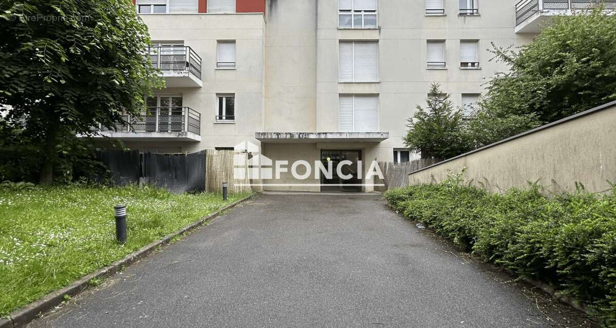 Appartement à CORBEIL-ESSONNES