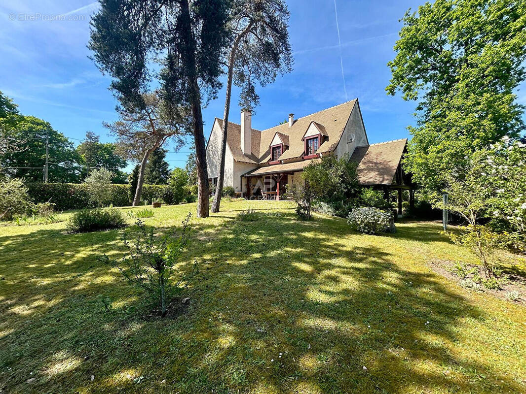 Maison à VERNEUIL-SUR-SEINE