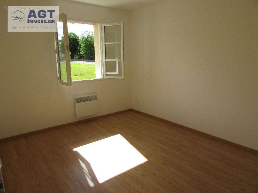 Appartement à BRESLES