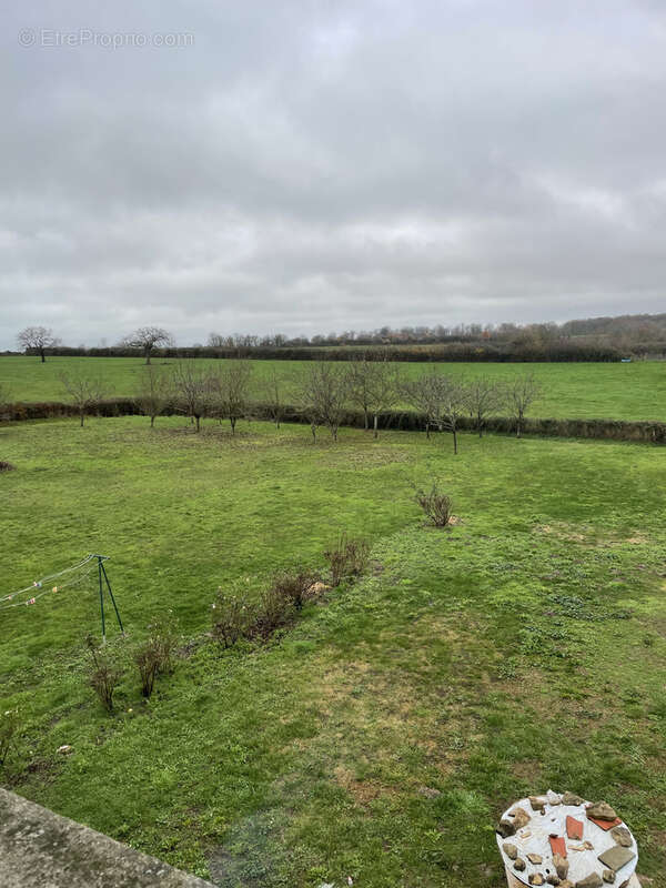 Maison à CHARLY
