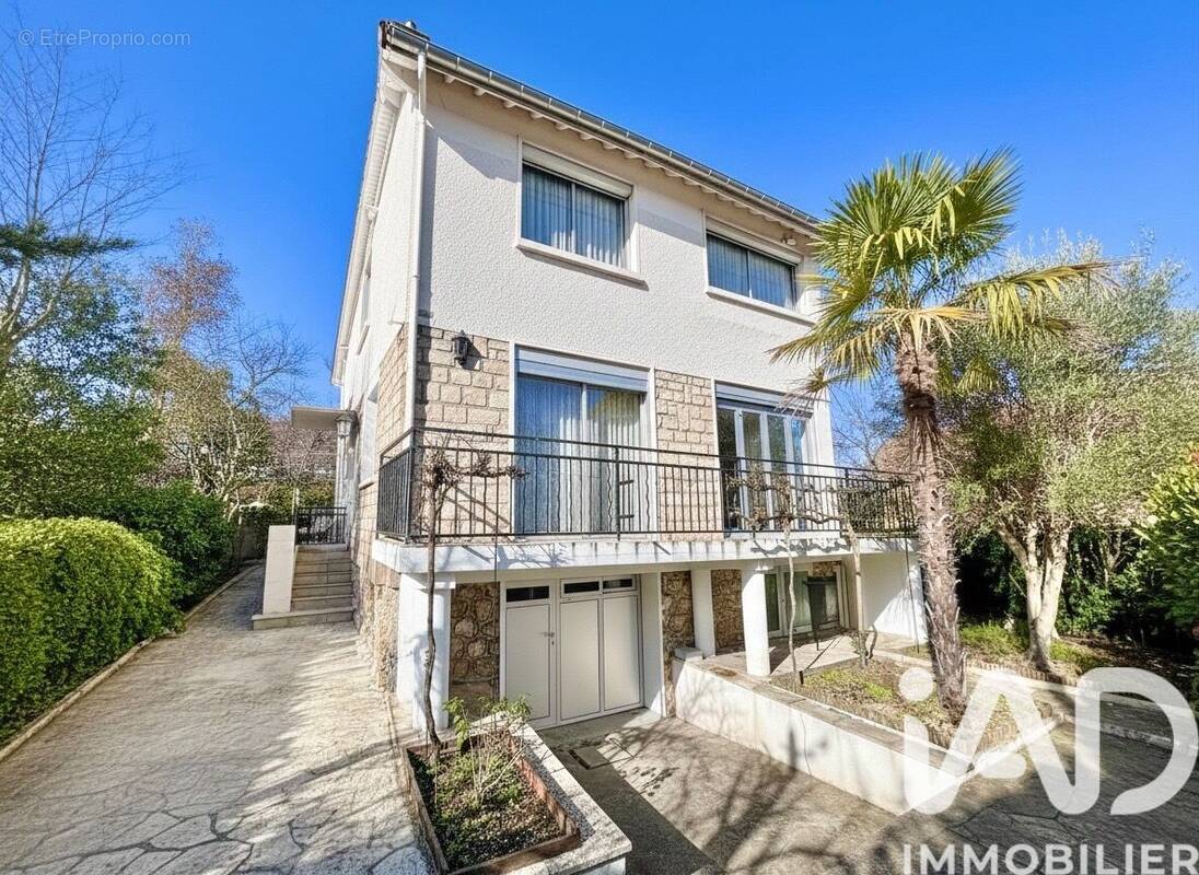 Photo 1 - Maison à VERRIERES-LE-BUISSON