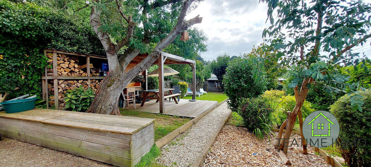 Maison à TREDREZ-LOCQUEMEAU