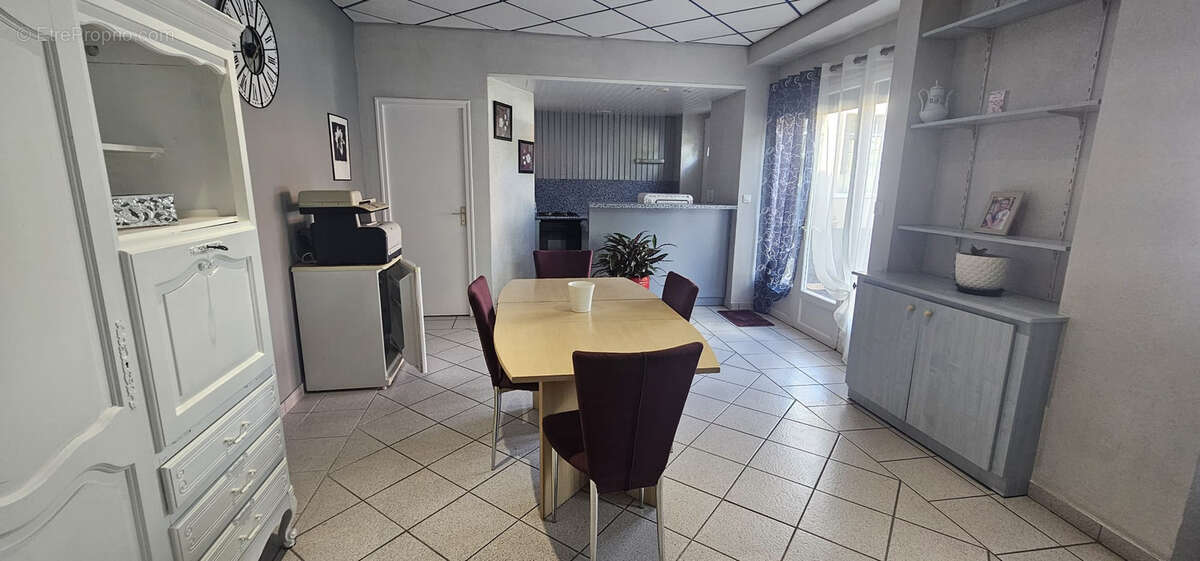 Maison à LA MONNERIE-LE-MONTEL