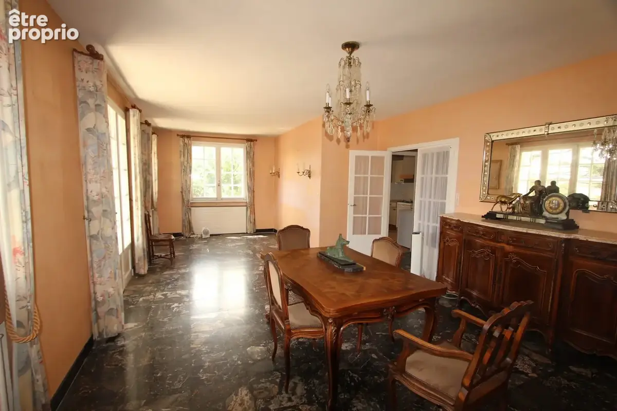 Maison 8 pièces 195 m² à vendre à Romans-Sur-Isere (26100) - photo 2