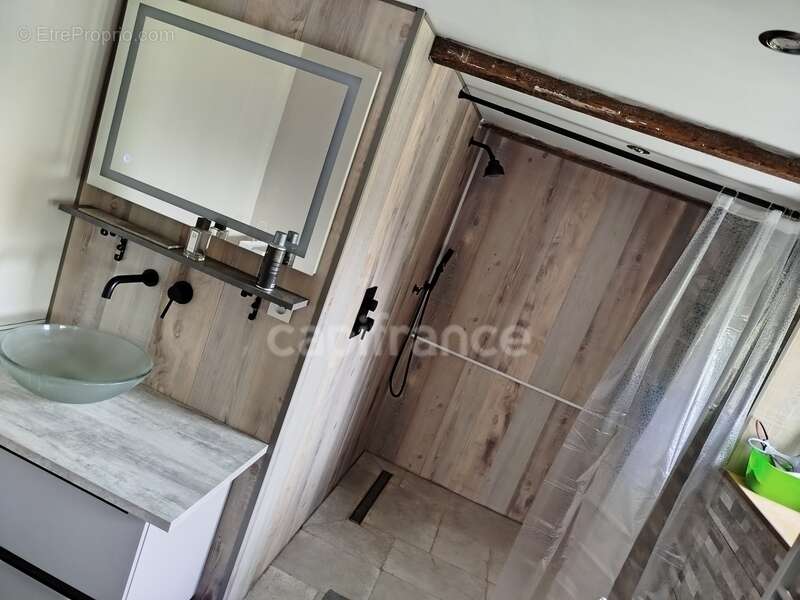 Maison en pierres 3 pièces entre Carhaix et Rostrenen plain pied 92 m2 dont combles aménageables - photo 6