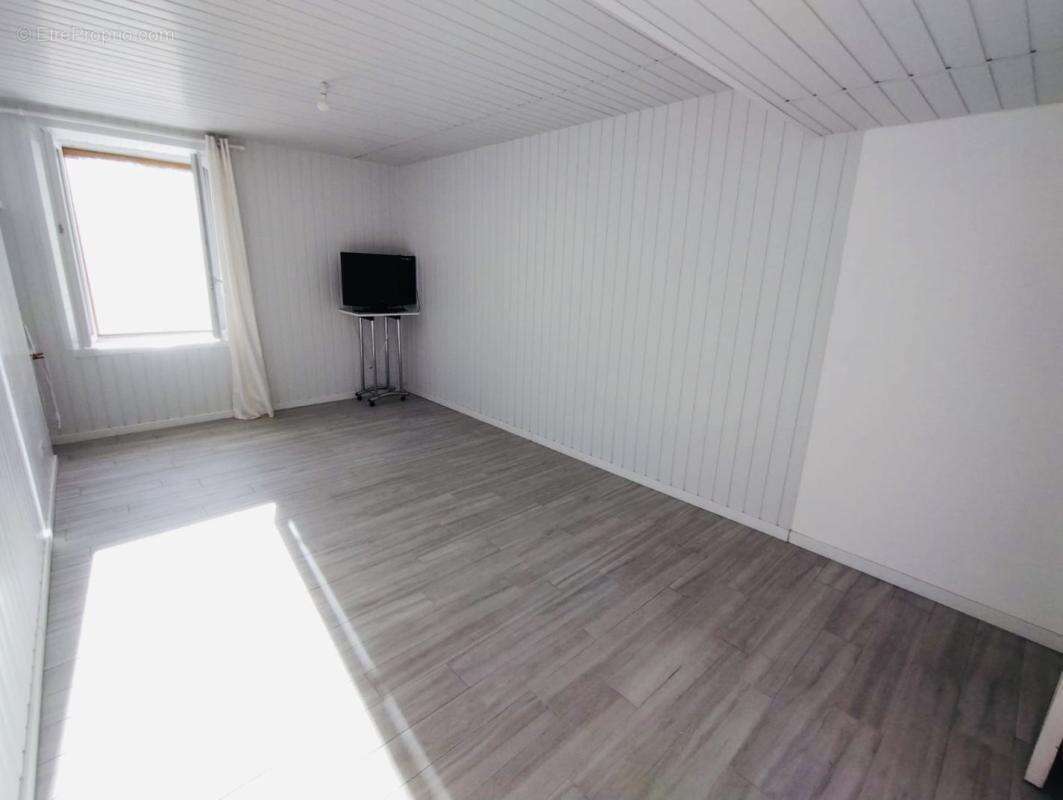 Maison 99 m² à La Cellette  - photo 4