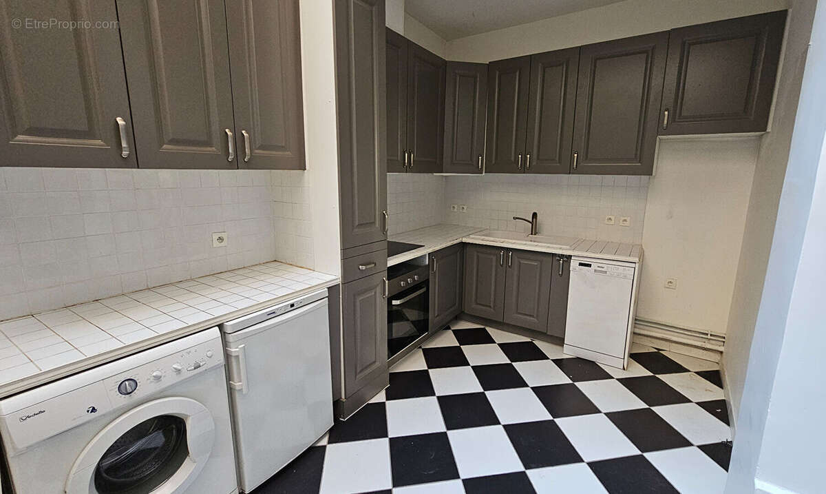 Appartement à PARIS-18E