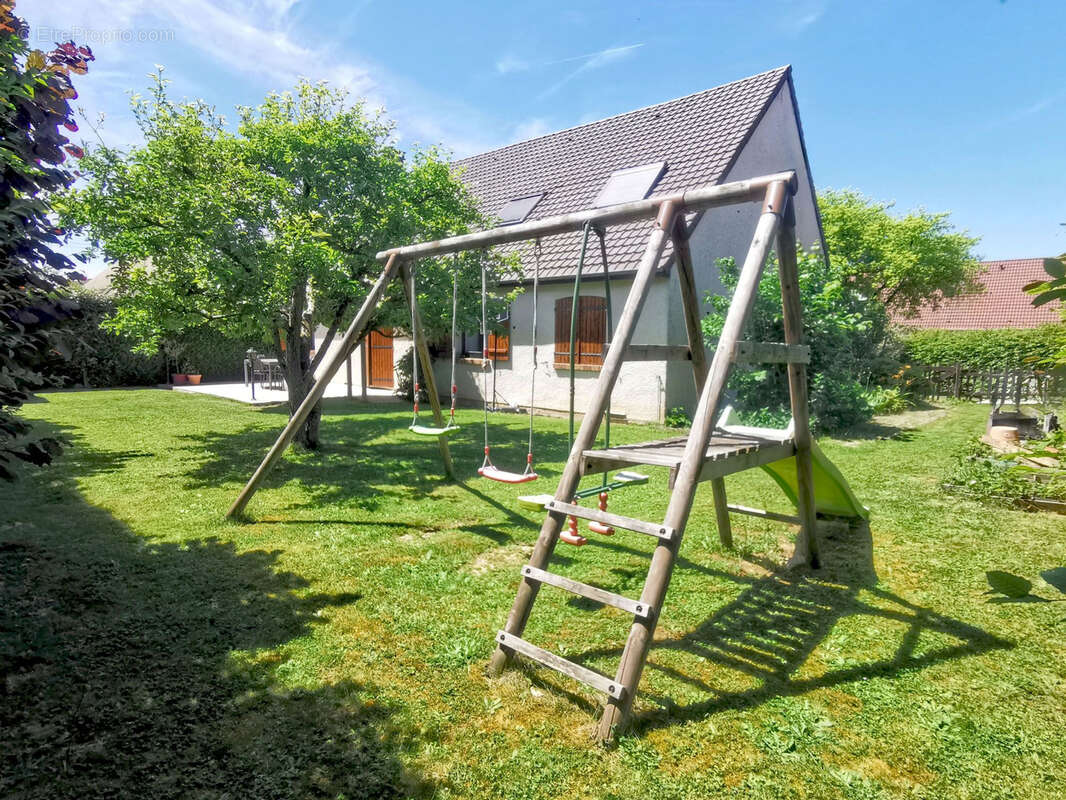 Maison à MAGNY-LES-HAMEAUX