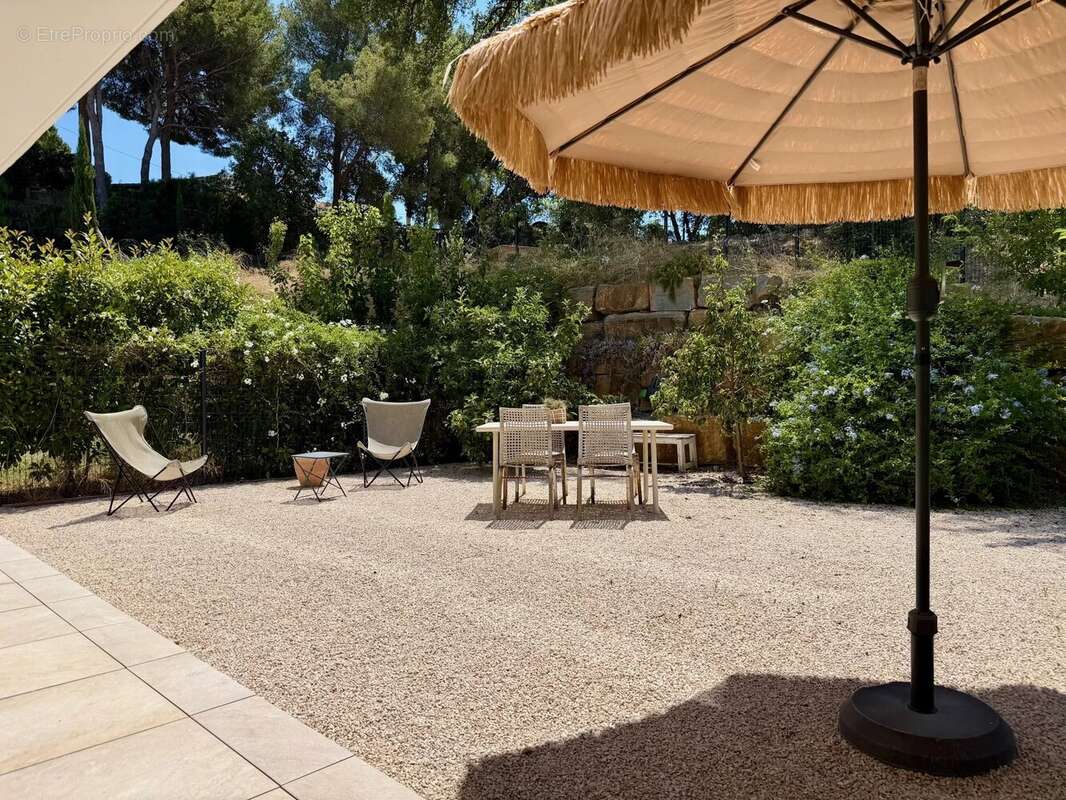 Appartement 59 m² à Saint-Cyr-Sur-Mer  - photo 6