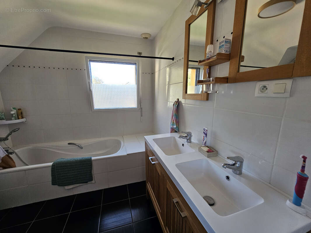 Maison à SAINT-EVARZEC