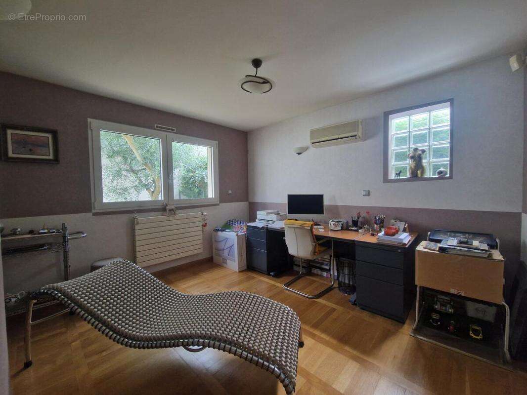 Maison 121 m² à Suresnes  - photo 8