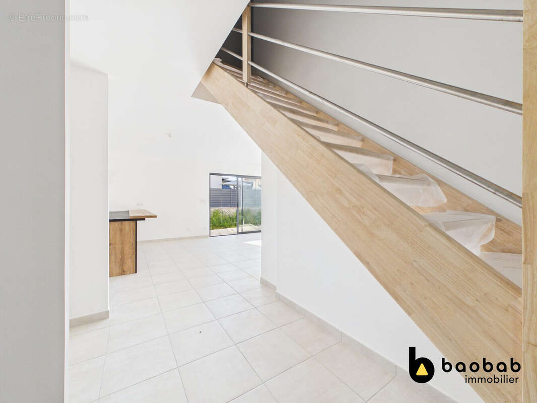 Maison 100 m² à Voglans  - photo 4