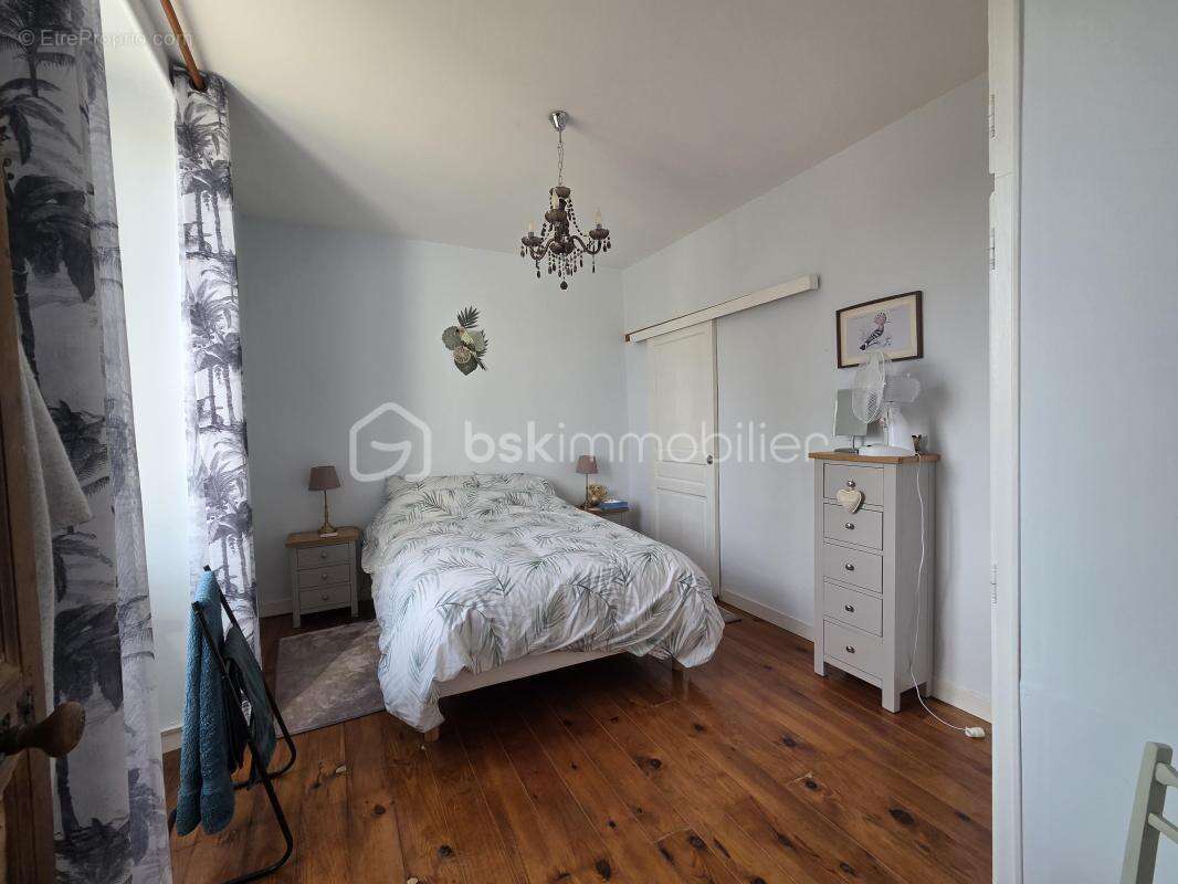 Coup de cœur – charme, elegance et potentiel, belle maison rénovée avec studio, piscine chauffée et 1 940 m² de terrain - photo 13