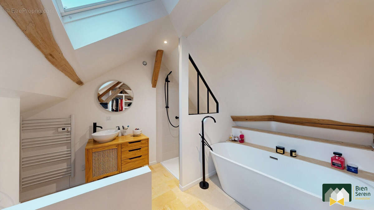 Salle d'eau (suite parentale) - Maison à COURVILLE-SUR-EURE