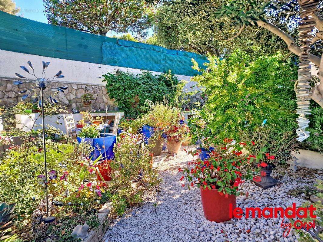 Maison de Type 4 pièces avec garage et jardin - photo 17