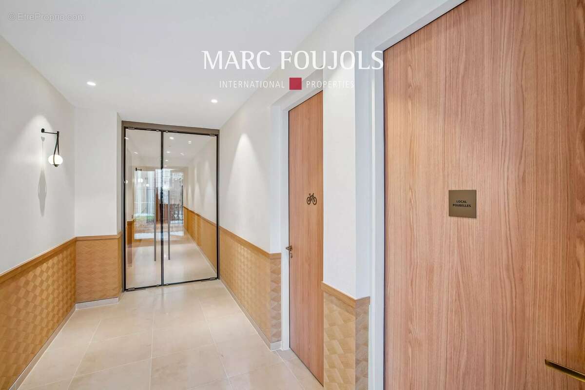 Appartement à PARIS-8E