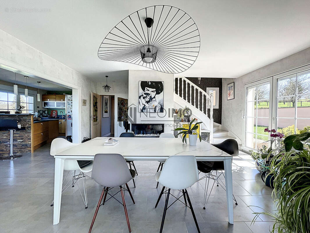 Maison à REBEUVILLE