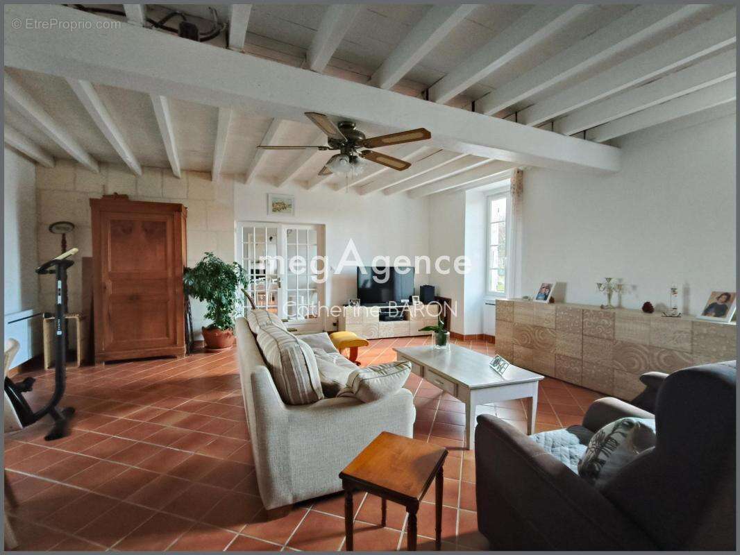 Maison en pierre 190m2 - 3 chambres - bureau - Jardin - photo 2