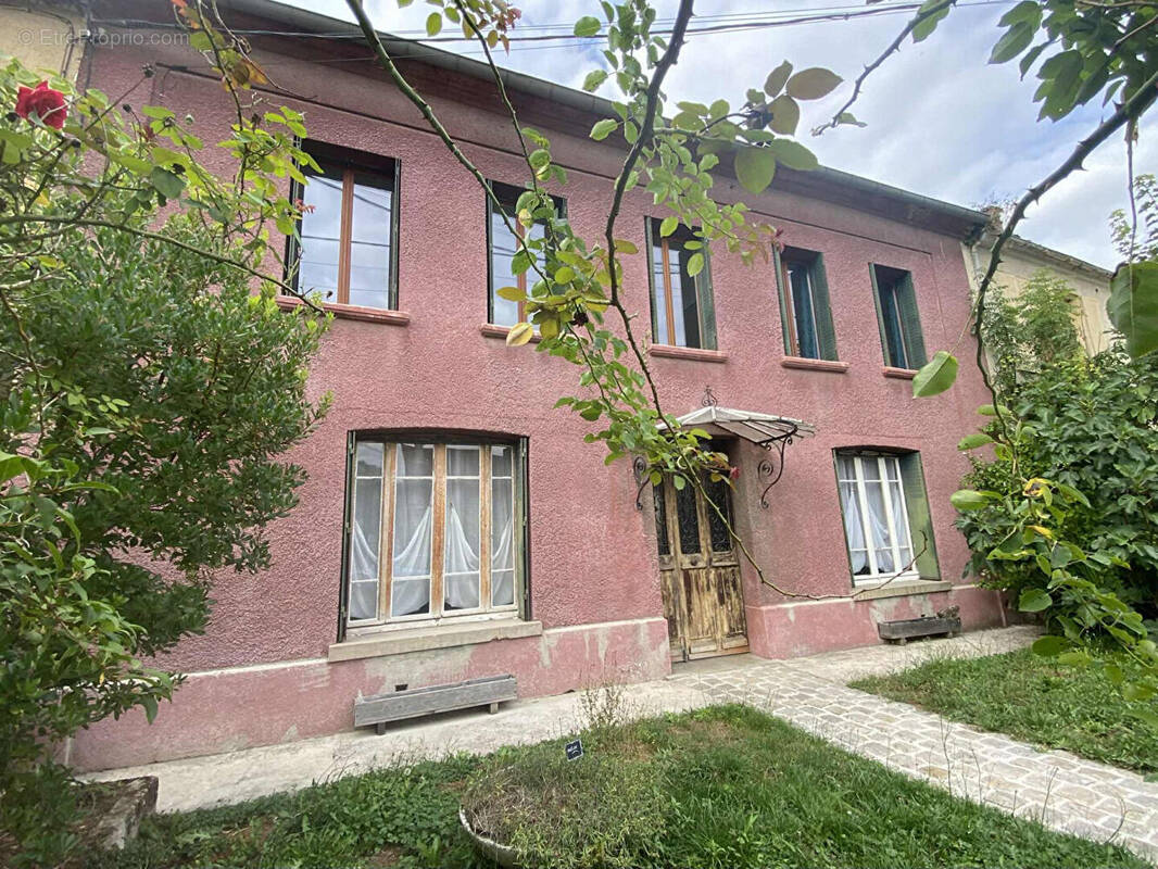Maison à NEUILLY-SAINT-FRONT
