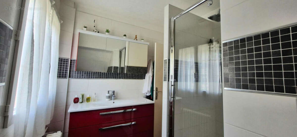 Maison à LILLEBONNE