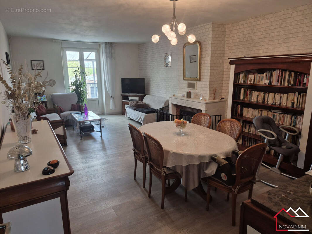Maison à GONDREVILLE