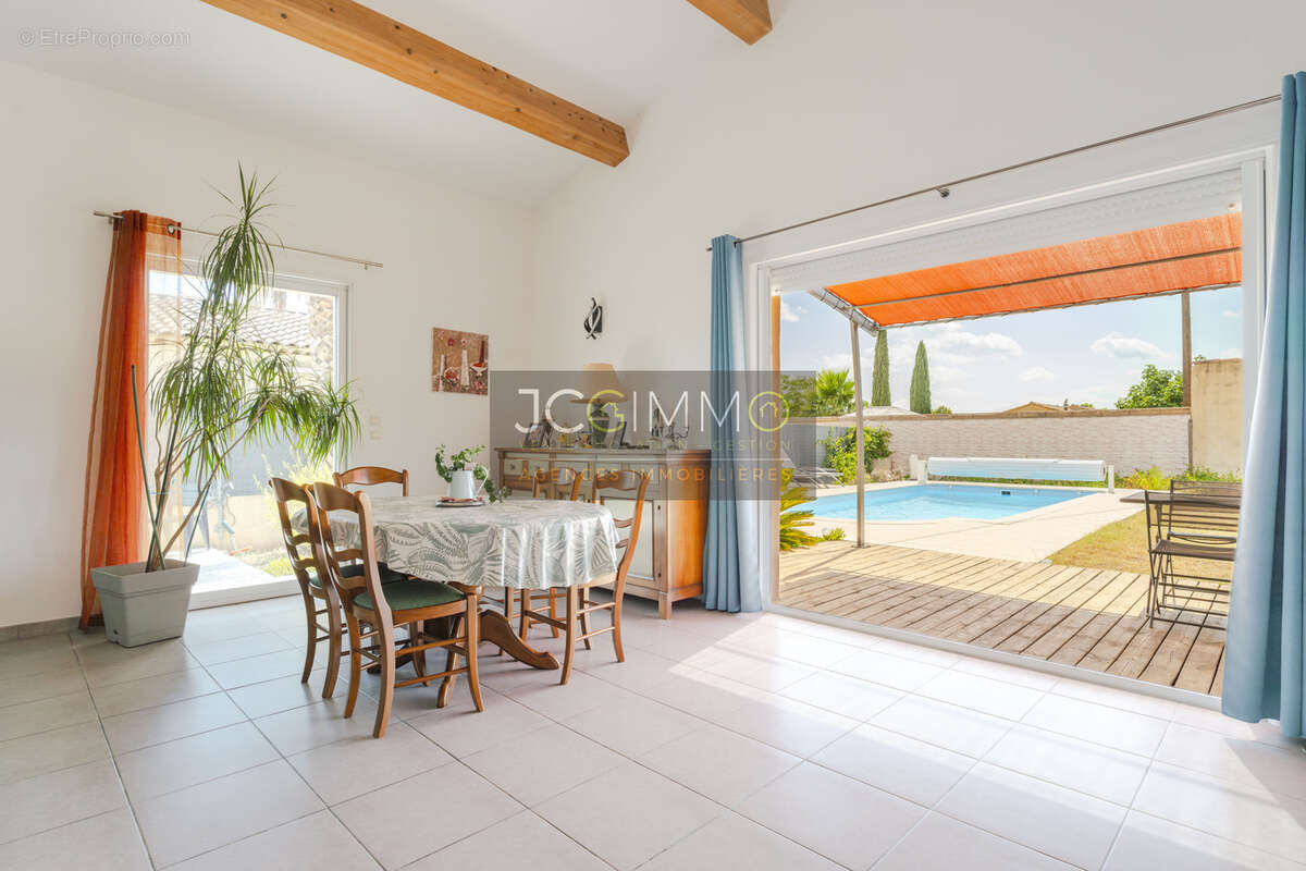 Villa de plain-pied 115m2 - 4 chambres, piscine et garage ! - photo 6