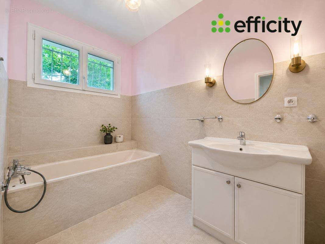 Maison 130 m² à L'houmeau  - photo 19
