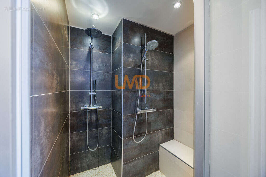 Appartement à MARSEILLE-6E