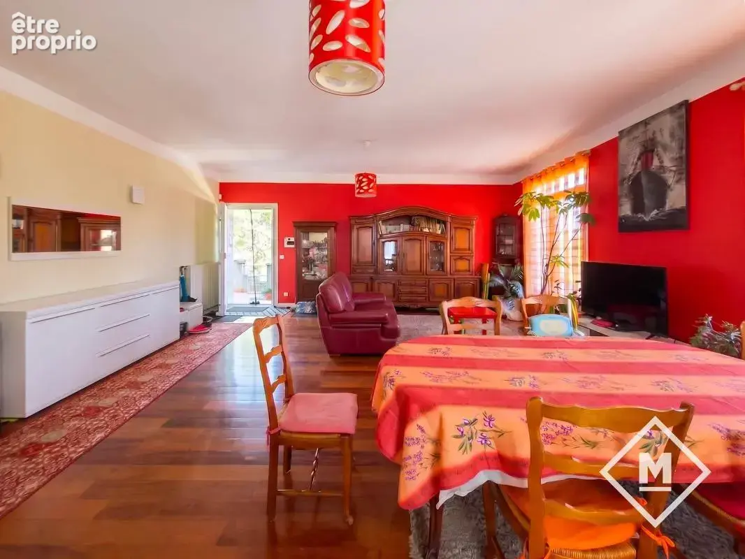 Exclusivité Vente bel appartement type 5 de 115 m2 lumineux en dernier étage avec terrasse et garage 13004 Marseille - photo 6