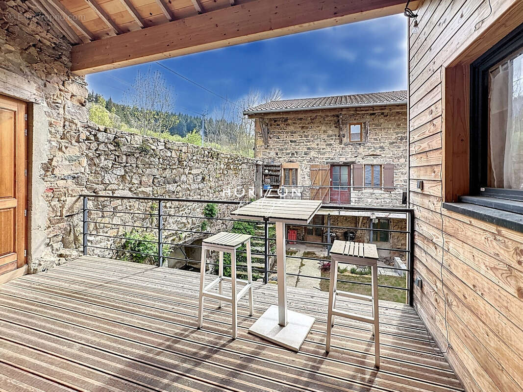Maison 540 m² à Julienas  - photo 9