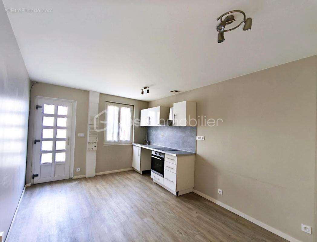 Charmant Appartement de 30 m² avec jardinet Privatif, cave et parking à Montigny-sur-Loing, Proche Gare - photo 2